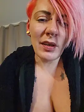 PinkTheHawk's Webcam Show