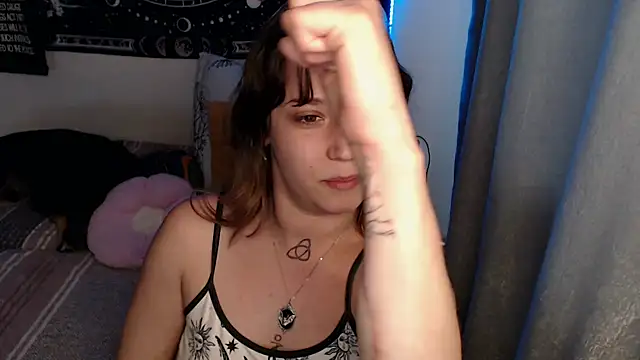 AlienforTwenty's Live XXX Chat