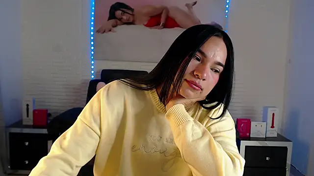 Lolitta_xxx Show in webcam