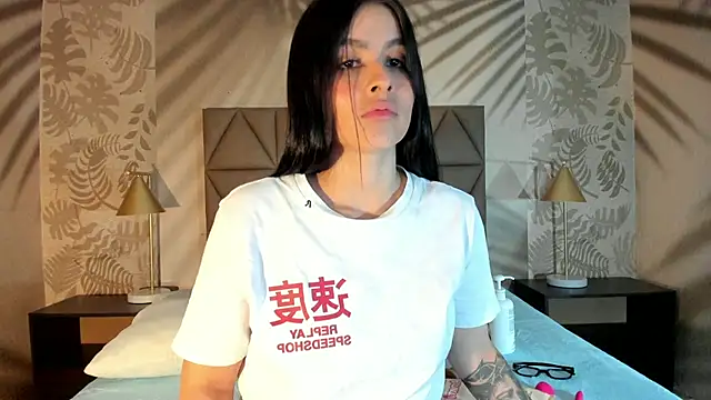 AnneDixie's Live XXX Chat