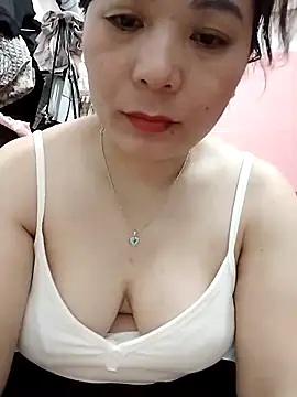 ManaMi-Amii élő XXX-chatje
