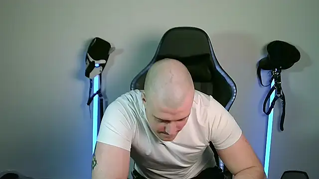 Show modela Bigbaald na web-kameri
