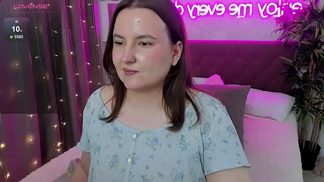 FeralPeach's Live XXX Chat