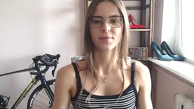 love_megi élő XXX-chatje