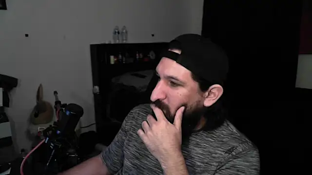 DevilPup75_ Live XXX-chat