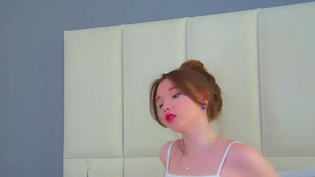 KeiraAsti's Live XXX Chat
