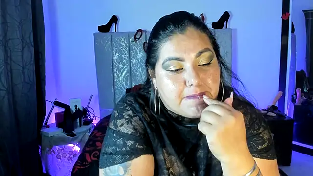 Chat +18 de AndreaKinky ao vivo