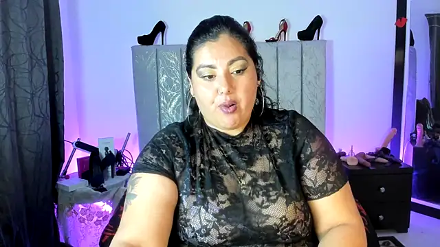 Chat +18 de AndreaKinky ao vivo