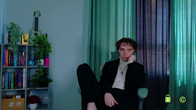 Low_Key_Heat Chat XXX live