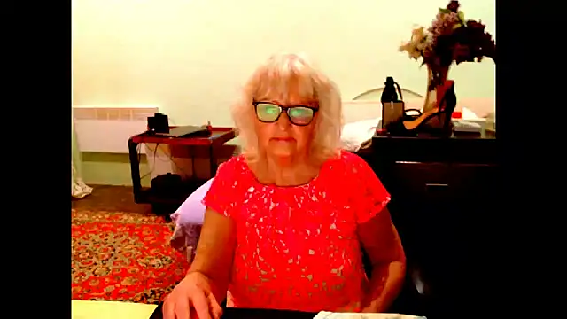 Natali7634 Adlı Modelin Canlı XXX Sohbeti