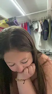 Chloee_Peach Chat XXX in diretta