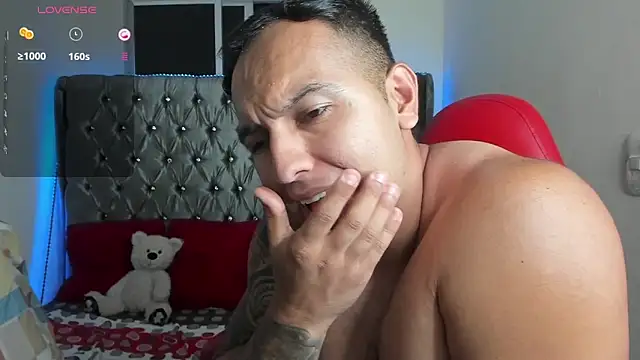 Chat +18 de mrloganfuck1 ao vivo
