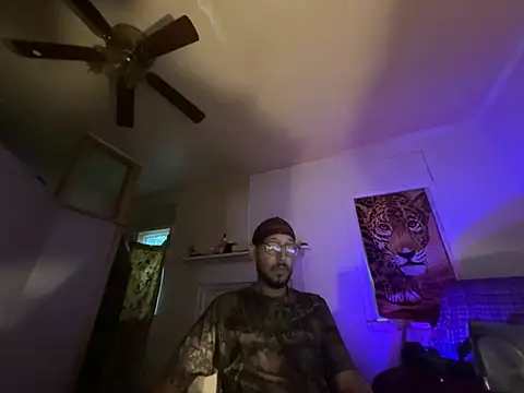 ThrowedWorldWide live XXX chat