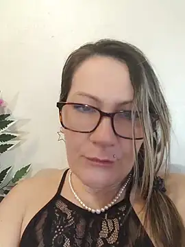 Lovely_Chiara Chat XXX live