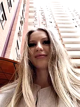 Chat XXX ao vivo de caressyourself