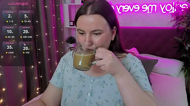 FeralPeach's Live XXX Chat