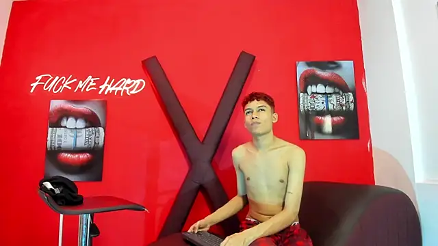 KING_LOVERS1's Live XXX Chat