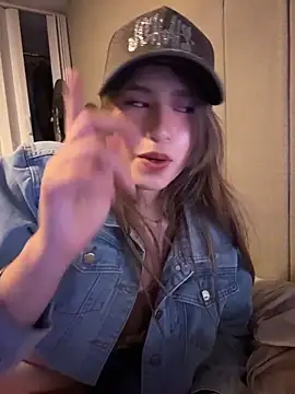 XXX chat uživo modela romyamo