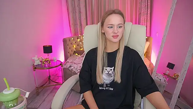 دردشة LylaYeess الجنسية المباشرة