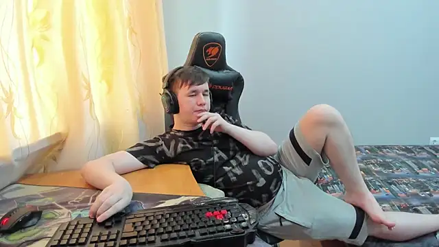 iliaskrislove Chat XXX in diretta