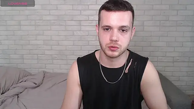 Show modela Alexxx_horny na web-kameri