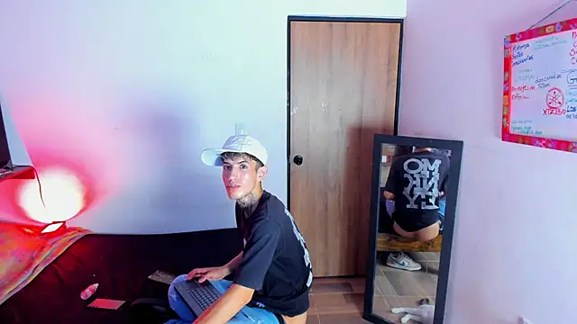 Darwinstark_ webkamerás műsora