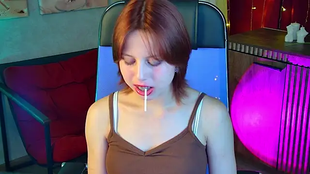 Chatroom XXX en direct de VivienneHebert