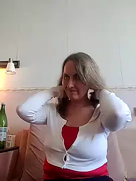 Evelina_cute élő XXX-chatje