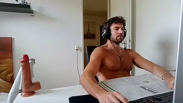 alpha-hunk Adlı Modelin Canlı XXX Sohbeti