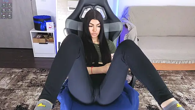 AnacondaOnn's Live XXX Chat