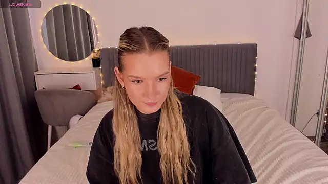 CassieRayss Adlı Modelin Canlı XXX Sohbeti