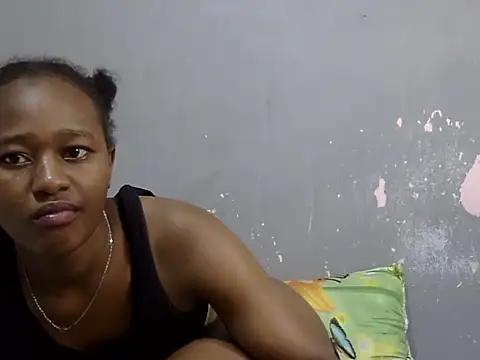 Petite_Ebony10: онлайн-секс-чат