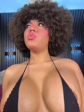 kendall_coxx Adlı Modelin Canlı XXX Sohbeti
