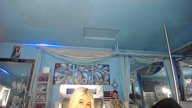 Chat XXX ao vivo de ADRIANNA_FOX