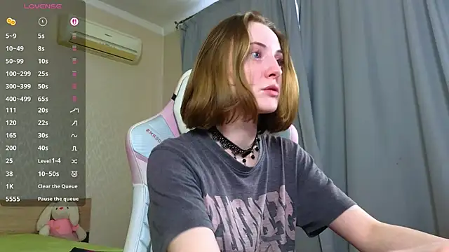 Cowell_Adelina: онлайн-секс-чат