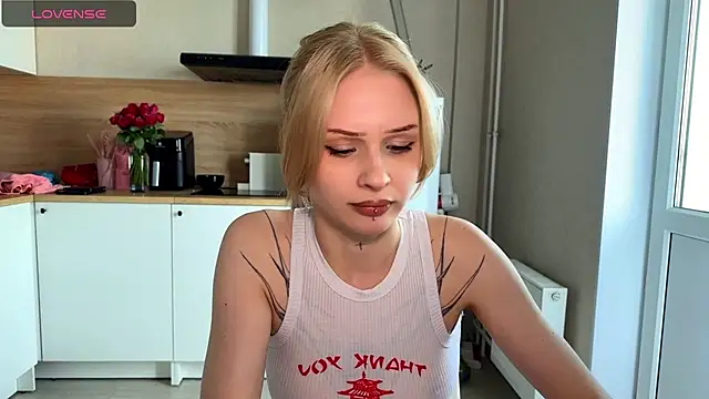 lisa_barbie élő XXX-chatje