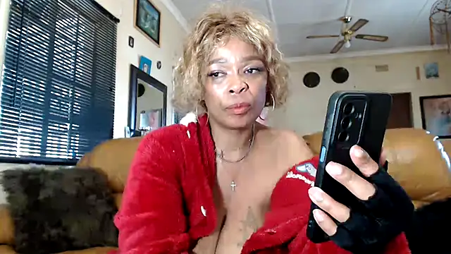 Gucci_Bx's Live XXX Chat