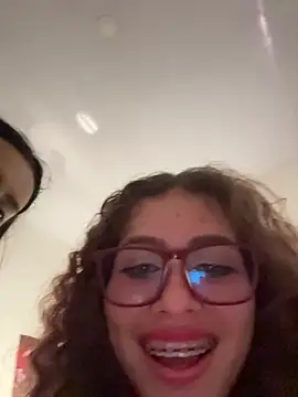 18_salo Adlı Modelin Canlı XXX Sohbeti
