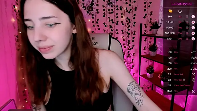 CharliGrace_ élő XXX-chatje