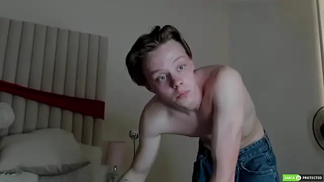 SimonWarner's Live XXX Chat