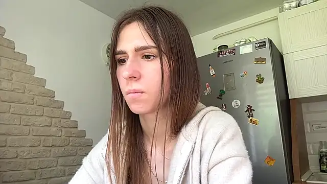 ZaraGuyetten Webbikameraesitys