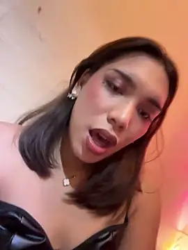 SideChick_Bunny Show in webcam