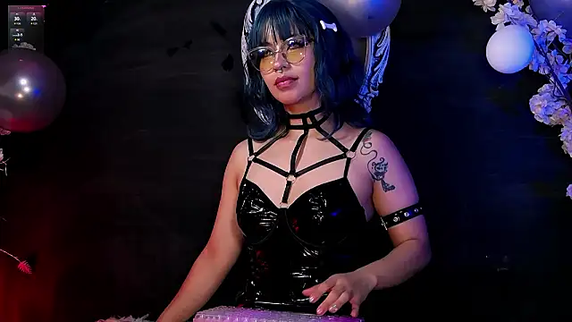 kitty_roxy's Live XXX Chat