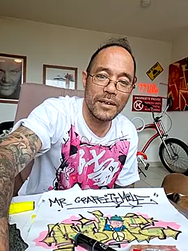 Онлайн чат XXX Mr_Graffitimile