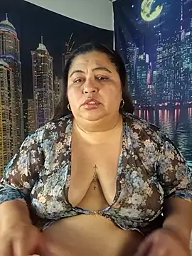 curvy_diva_ élő XXX-chatje