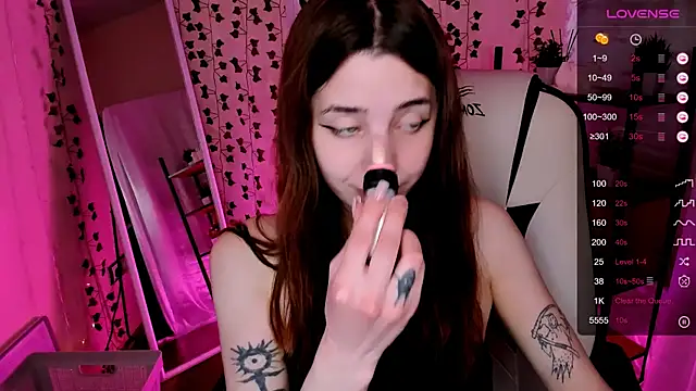 Chat XXX en directo de CharliGrace_