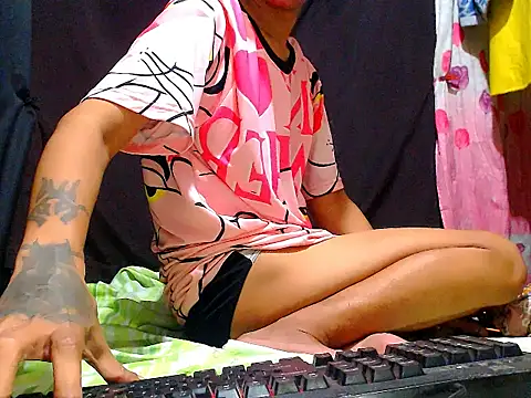 AwesomeMistress_Bigcock: διαδικτυακό σόου στην κάμερα