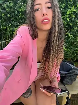 Chatroom XXX en direct de roxyrougee