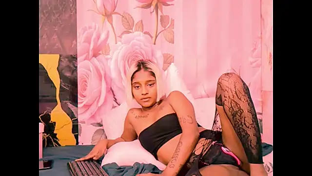 indian_barbie Adlı Modelin Canlı XXX Sohbeti
