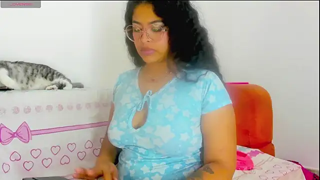 Chatroom XXX en direct de moana_taylor